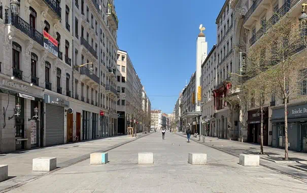 Que faire pour éviter une désertification de ces centres-villes ?